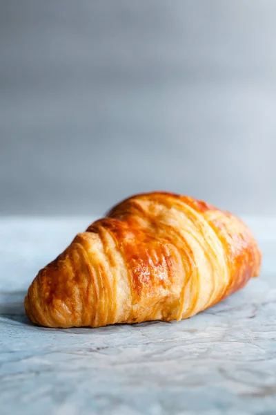 Close Fresh Croissant Marble Table Copy Space — Stock Photo, Image