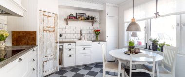 Parlak bir temiz süslü İskandinav mutfak iç bayrağı