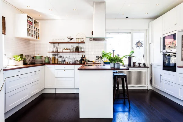 Stylish Kitchen Interior Dark Wooden Floor White Cupboards — Stock Photo, Image