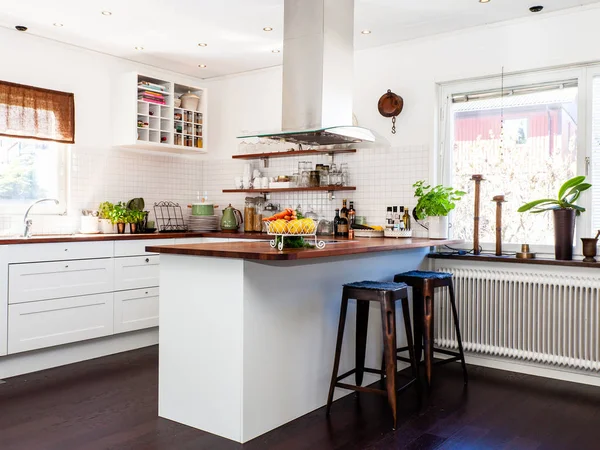Fancy Kitchen Dark Floor White Cupboards Wooden Tables — Stock Photo, Image