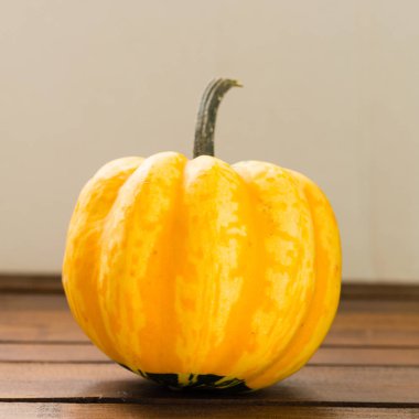 background.close kadar üzerinde bir kabak