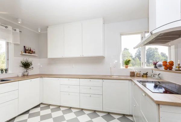 Mooie Keuken Interieur Met Aangevinkte Vloer — Stockfoto