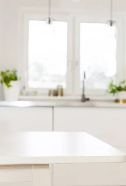 Permukaan Dapur Meja Kayu Atas Dengan Interior Kabur Latar Belakang — Stok Foto