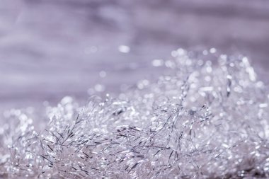 afiş arka plan üzerinde izole gümüş gelin teli ile