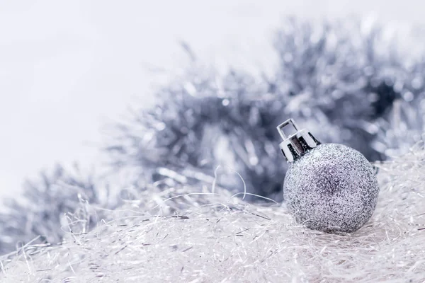 Gümüş Noel Top Kopya Alanı Ile Arka Plan Gümüş Gelin — Stok fotoğraf