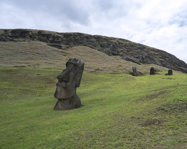 Moai Αγάλματα Στο Νησί Του Πάσχα Της Χιλής — Φωτογραφία Αρχείου