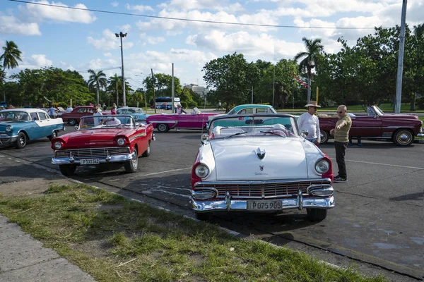 Habana Cuba Novembro 2017 Motoristas Táxi Estão Esperando Por Próximo — Fotografia de Stock