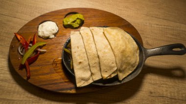 Meksika yemeği Fejitan hazırlanıyor