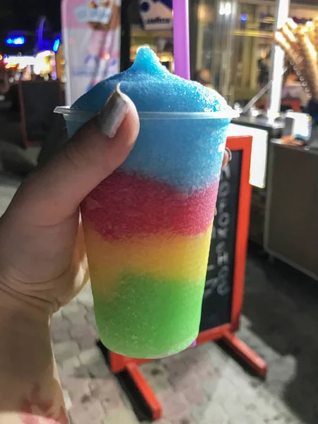 Fethiye'deki şerbet Dağları kar ile satılan