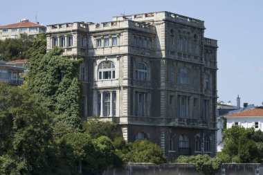 Zeki Paşa Konağı, Istanbul Boğazı, Rumeli Kalesi, Türkiye. Fatih Sultan Mehmet Köprüsü Rumelihisarı ve Boazii nadir taş konakları biri hemen altında yer alan konak önemli bürokra biri olan Zeki Paşa tarafından yaptırılmıştır