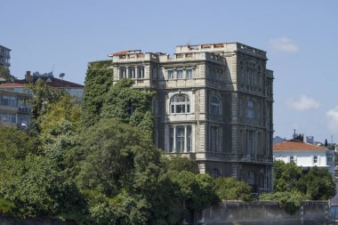 Zeki Paşa Konağı, Istanbul Boğazı, Rumeli Kalesi, Türkiye. Fatih Sultan Mehmet Köprüsü Rumelihisarı ve Boazii nadir taş konakları biri hemen altında yer alan konak önemli bürokra biri olan Zeki Paşa tarafından yaptırılmıştır