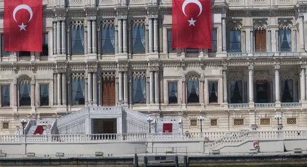 Çırağan Sarayı, Istanbul Boğaz, Türkiye.                                                              