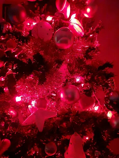 Фон Різдвяна Ялинка Прикрашена Кульками Visual — стокове фото