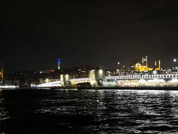 Istanbul Nattbro Elvemunningen – stockfoto