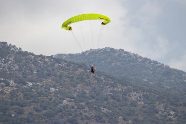 Oludeniz'de Yamaç Paraşütü, Fethiye, Muğla, Türkiye