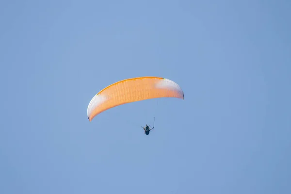 在奥卢德尼兹 费蒂耶 穆格拉 土耳其滑翔伞 — 图库照片