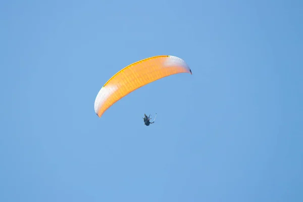 Oludeniz'de Yamaç Paraşütü, Fethiye, Muğla, Türkiye
