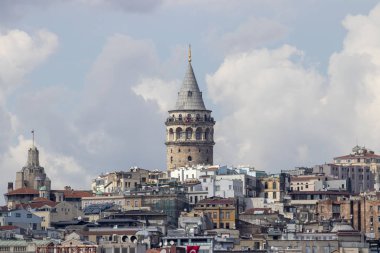 Galata Kulesi, Galata Kulesi Türk, İstanbul'un en yüksek ve en eski kulelerinden biridir. 63 metre (206 feet) yüksek kule