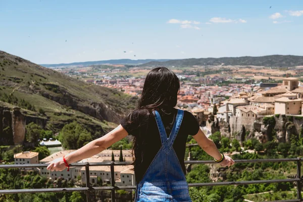 Kadın arkadan city adlı bir gözcü arıyorum