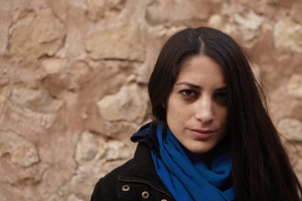 Kışın güzel kadın