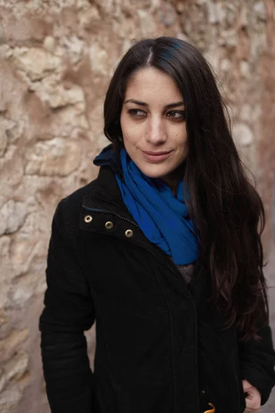 Kışın güzel kadın