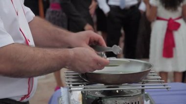 Bir düğünde yemek elvers
