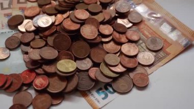 Çok sayıda sikke ve paralar, Euro, para