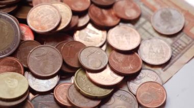 Çok sayıda sikke ve paralar, Euro, para