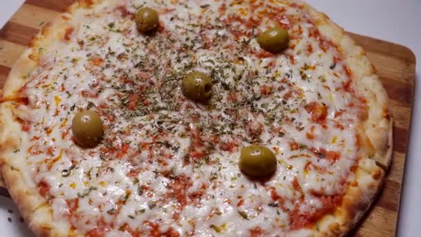 Pizza Italiana Azeitonas Condimentos — Vídeo de Stock