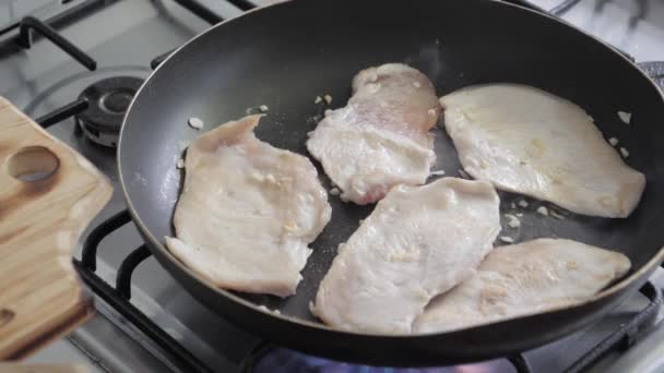 Cocinar Pollo Con Queso Casa — Vídeos de Stock