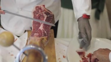 İspanya'dan Iberico jambon Dilimleme adam