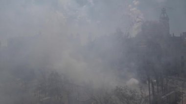 Valencia - İspanya, 17 Mart 2019: Town Hall Square Valencia, Mascleta ve Fallas.