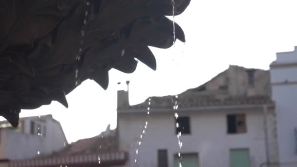 Starověká Vodní Fontána Náměstí Nádherné Španělské Vesnice — Stock video