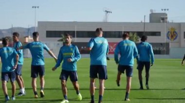 Villarreal-Ispanya, 10 Ağustos 2017: Villarreal C. F spor kentinde Ispanyol futbol eğitimi ilk bölümü futbol takımı.