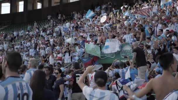 Elche Spanien Oktober 2019 Fotbollsmatch Argentina Ecuador Argentina Fans Firar — Stockvideo