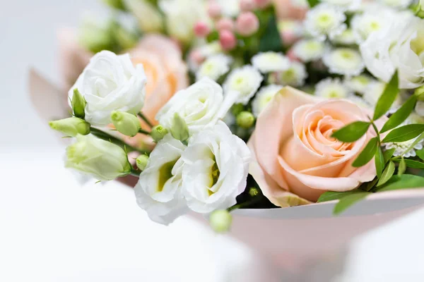 Delicate Bouquet Fresh Flowers Main Colors White Pink Paper Packaging — Stock Photo, Image