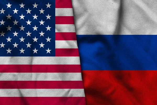Birleşik Devletler bayrağının dalgalı saten kumaş logosu ve Rus ulusal bayrağının birleşimi.