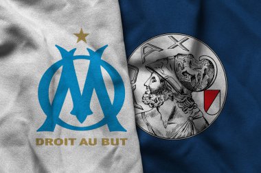 Pringsewu, Lampung; 16 Eylül 2025; UEFA Şampiyonlar Ligi maçında Ajax 'a karşı Marsilya Futbol Kulübü logosunun orijinal dalgalı kumaşı