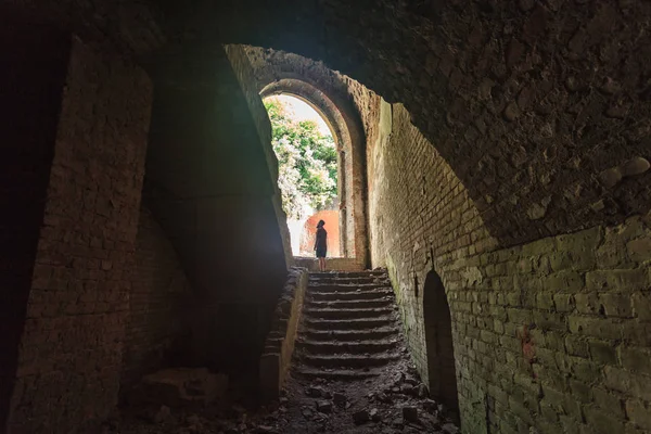 Eski Kale Yıpranmış Karanlık Koridor Kemer Ayakta Turizm — Stok fotoğraf