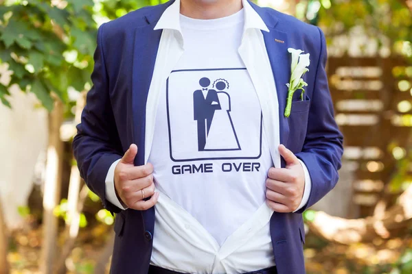 Newlywed Blue Costume Opened Shirt Showing Shirt Funny Picture Marrieds — Stock Photo, Image