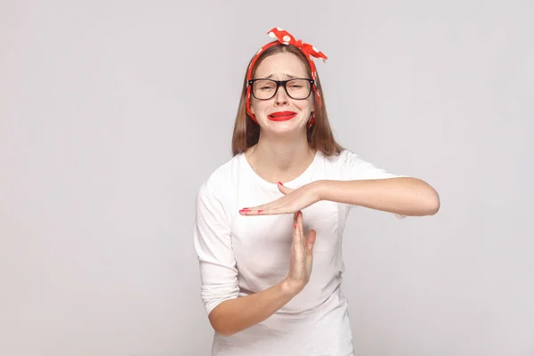 Young Woman White Shirt Glasses Showing Timeout Gesture Light Gray — Stock Photo, Image