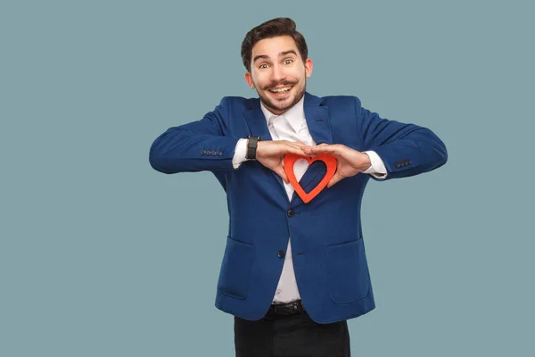 Gutaussehender Mann Blauer Jacke Und Weißem Hemd Mit Roter Herzform — Stockfoto