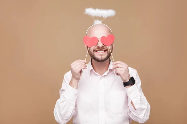 Feliz Bonito Meia Idade Careca Barbudo Anjo Camisa Decoração Halo — Fotografia de Stock