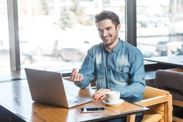 Portrait Satisfied Freelancer Blue Jeans Shirt Sitting Cafe Laptop Agrees — Stock Photo, Image