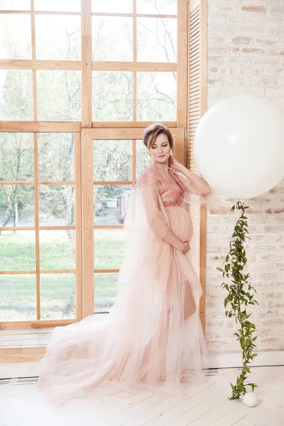 Retrato Comprimento Total Sensual Sonhando Bela Mulher Grávida Vestido Rosa — Fotografia de Stock