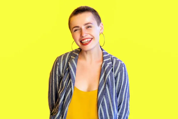 Portrait Happy Lively Young Short Hair Beautiful Hipster Woman Yellow — Stock Photo, Image