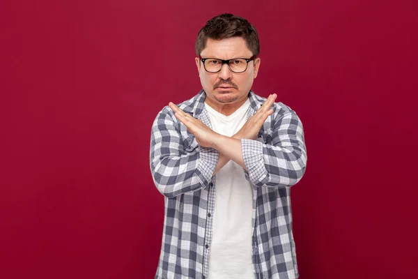 Sério Bonito Homem Negócios Meia Idade Camisa Xadrez Casual Óculos — Fotografia de Stock