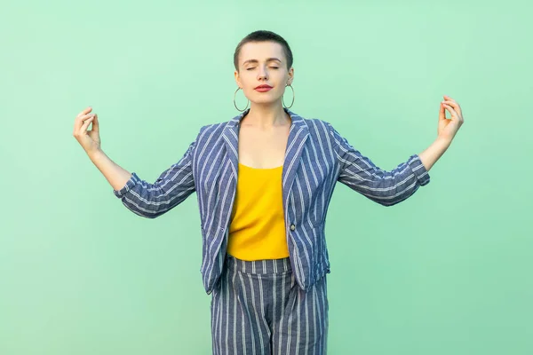 Calm Beautiful Short Hair Young Stylish Woman Casual Striped Suit — Stock Photo, Image