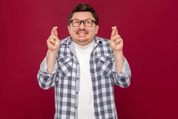 Hoopvolle Knappe Middelste Leeftijd Man Casual Geruite Overhemd Brillen Staande — Stockfoto