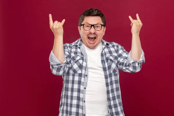 Schreiend Gutaussehender Geschäftsmann Mittleren Alters Lässig Kariertem Hemd Und Brille — Stockfoto